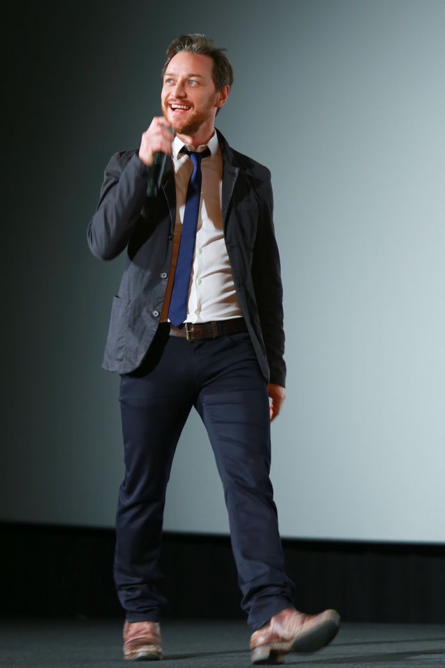 ジェームズ・マカヴォイ、日本のファンに笑顔で握手サービス！（5枚目）