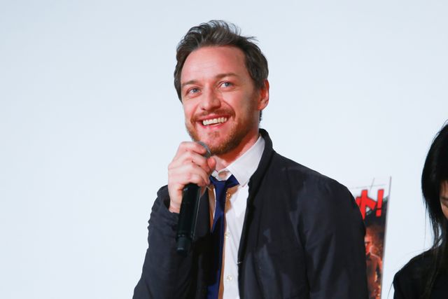 ジェームズ・マカヴォイ、日本のファンに笑顔で握手サービス！（11枚目）