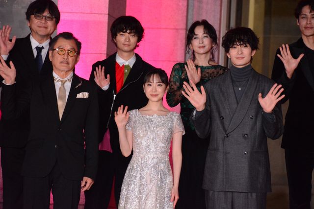 芦田愛菜がまるで王女！岡田将生、染谷将太らと『果てしなきスカーレット』ジャパンプレミアへ（8枚目）