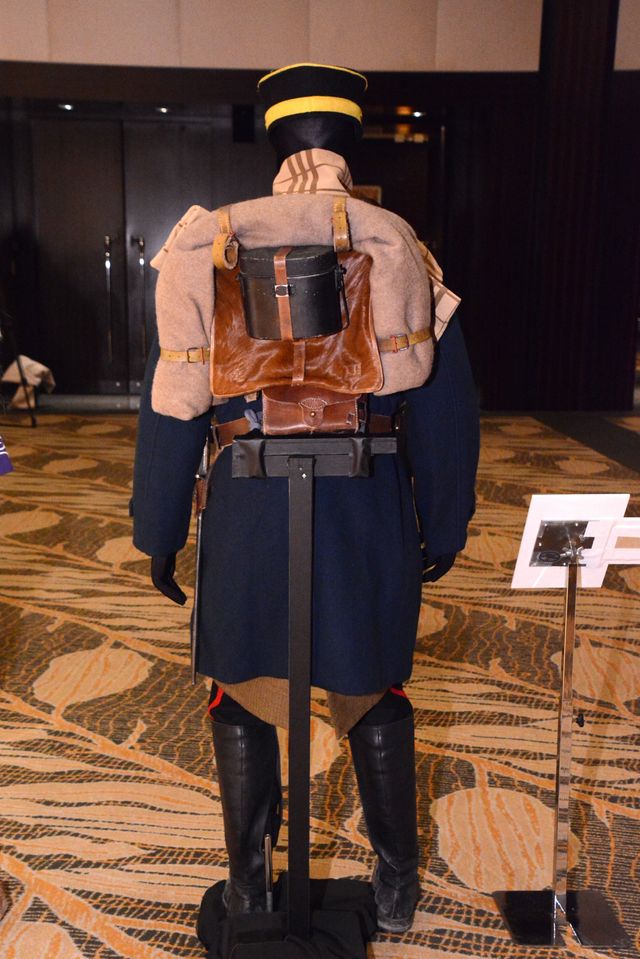 実写『ゴールデンカムイ』劇中衣装&小道具がズラリ!アシリパの 実写『ゴールデンカムイ』劇中衣装&小道具がズラリ!アシリパの