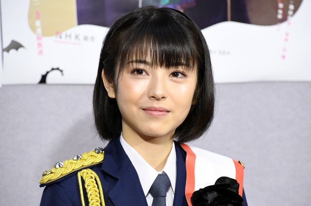 浜辺美波が一日署長アイドル役に！ドラマ「ピュア！～一日アイドル署長の事件簿～」試写会：フォトギャラリー