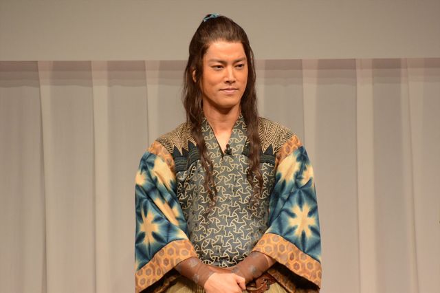 松田翔太、桐谷健太、菅田将暉が豪快に豆まき！「桃ちゃん、浦ちゃん、鬼ちゃんと豆まきNIGHT」ギャラリー（9枚目）