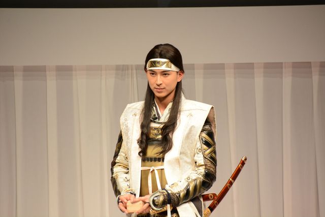 松田翔太、桐谷健太、菅田将暉が豪快に豆まき！「桃ちゃん、浦ちゃん、鬼ちゃんと豆まきNIGHT」ギャラリー（10枚目）