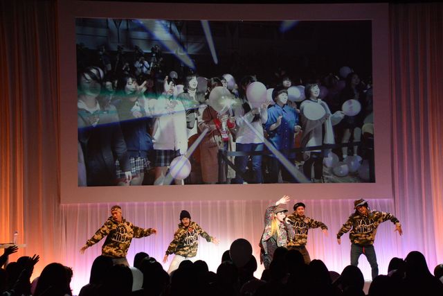 松田翔太、桐谷健太、菅田将暉が豪快に豆まき！「桃ちゃん、浦ちゃん、鬼ちゃんと豆まきNIGHT」ギャラリー（15枚目）