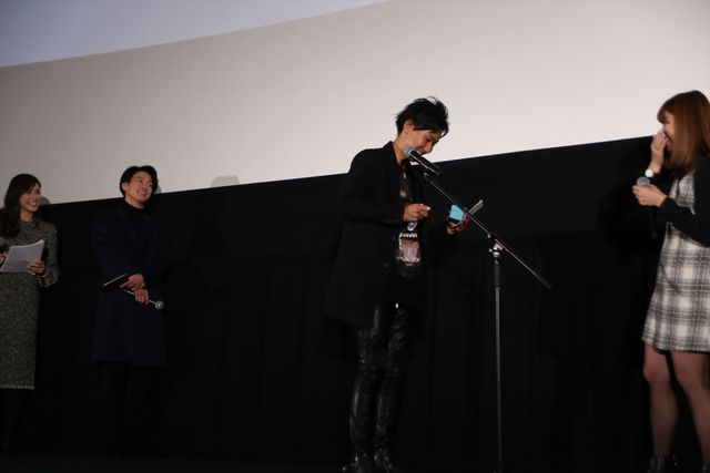 佐藤健＆土屋太鳳がカップルを祝福！（6枚目）