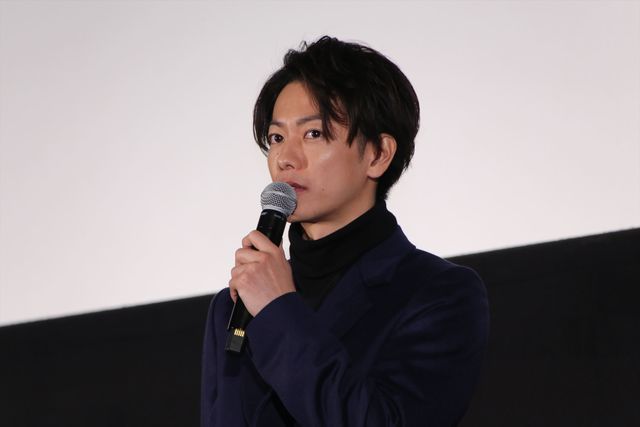 佐藤健＆土屋太鳳がカップルを祝福！（14枚目）