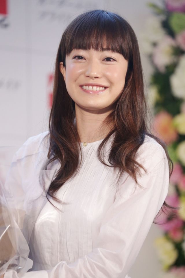 白のワンピース姿で笑顔はじける菅野美穂!三井ホームの新CM発表会フォトギャラリー（4枚目）