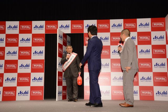 劇団ひとり、通貨偽造で逮捕の危機!?　画像ギャラリー（14枚目）