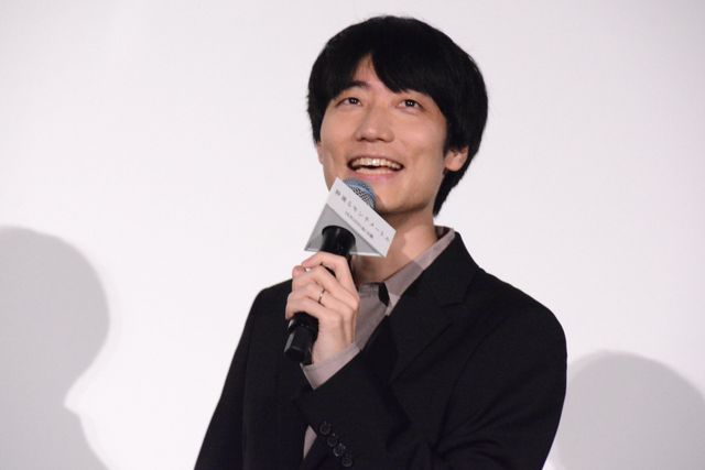 松村北斗、森七菜、宮崎あおいらモノトーンの装いで登壇！『秒速5センチメートル』初日舞台挨拶（15枚目）