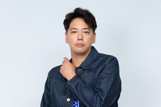 「カブト」20周年、佐藤祐基が再び加賀美新に！『仮面ライダーカブト 20th 天を継ぐもの』撮り下ろしカット（5枚目）