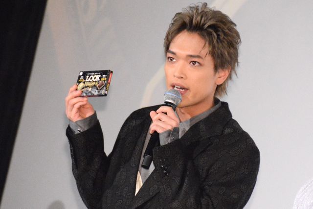 今田美桜、背中見せドレスで魅了！福本莉子と美の競演『劇場版　トリリオンゲーム』初日舞台あいさつ（7枚目）