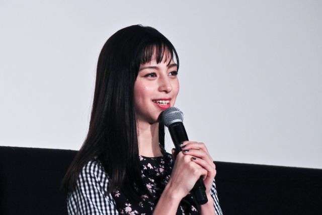 登坂広臣＆中条あやみ、ファンを笑顔でお見送り！『雪の華』大ヒット御礼イベント（2枚目）