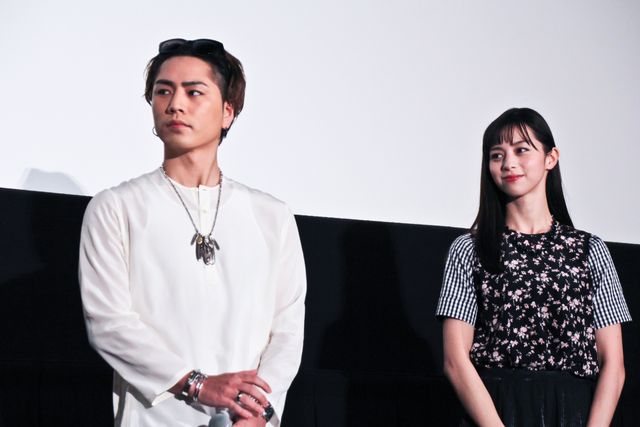 登坂広臣＆中条あやみ、ファンを笑顔でお見送り！『雪の華』大ヒット御礼イベント（5枚目）