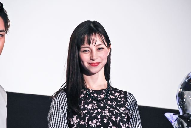 登坂広臣＆中条あやみ、ファンを笑顔でお見送り！『雪の華』大ヒット御礼イベント（12枚目）