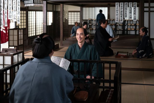 「べらぼう」男装の小芝風花が美しすぎる！第2回場面写真（5枚目）