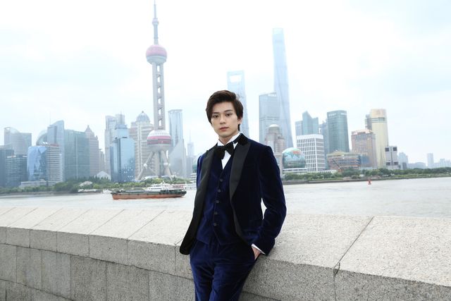 新田真剣佑、きらびやかなスーツ姿で国際映画祭デビュー！（10枚目）