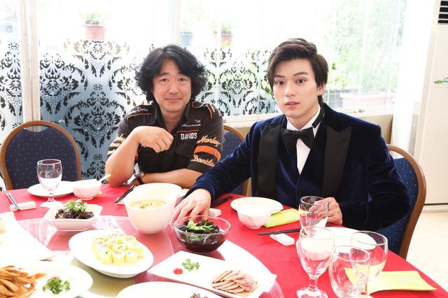 新田真剣佑、きらびやかなスーツ姿で国際映画祭デビュー！（12枚目）