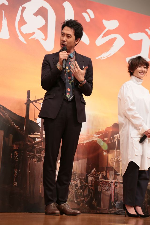 真木よう子、大泉洋、井上真央、桜庭ななみ『焼肉ドラゴン』完成披露（17枚目）