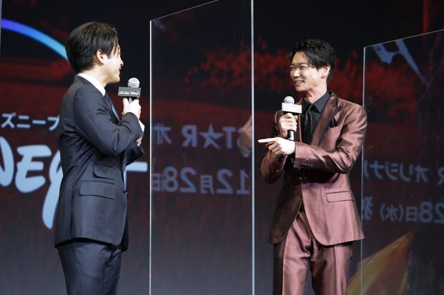 「ガンニバル」柳楽優弥＆笠松将＆高杉真宙、アクリル板越しに指を触れ合う（4枚目）