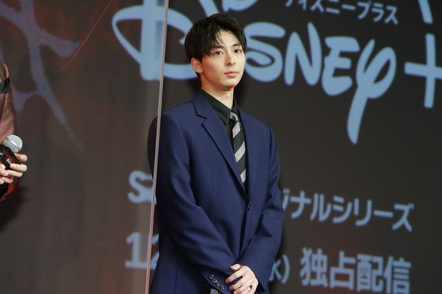「ガンニバル」柳楽優弥＆笠松将＆高杉真宙、アクリル板越しに指を触れ合う（9枚目）