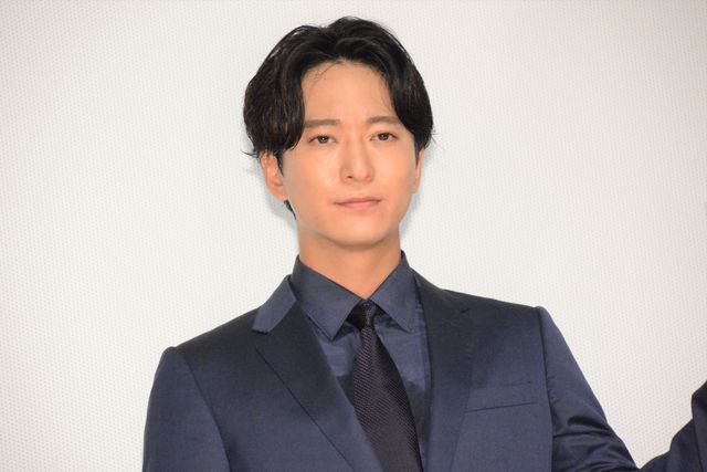 水川あさみ、色鮮やかなドレスで登場！浅香航大、寄川歌太らと『滑走路』初日舞台あいさつ（10枚目）