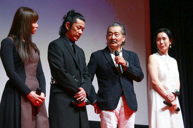 カンヌ出品に感極まる一同……河瀬直美監督最新作『光』完成披露試写会フォトギャラリー（3枚目）