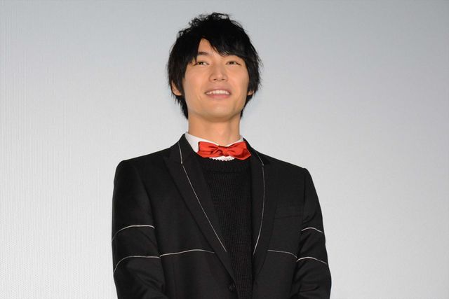 福士蒼汰、小松菜奈のムチャぶりに応戦！　“頭ポンポン”“変ポーズ”…“平泉成ものまね”でフィニッシュ！　画像ギャラリー（9枚目）