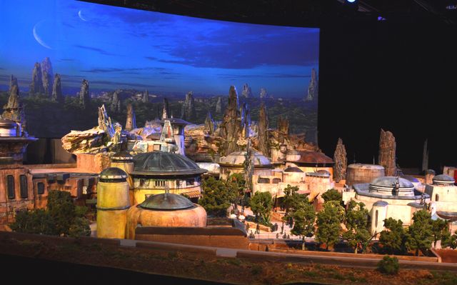 ディズニー「スター・ウォーズ：ギャラクシーズ・エッジ」D23展示モデル：フォトギャラリー