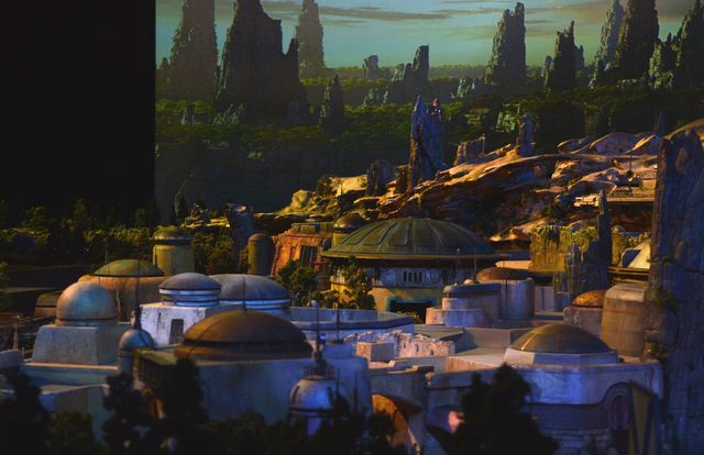 ディズニー「スター・ウォーズ：ギャラクシーズ・エッジ」D23展示モデル（3枚目）