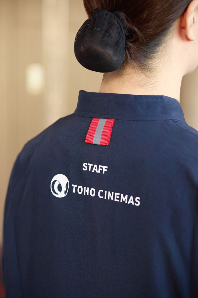 TOHOシネマズの新スタッフユニフォーム（5枚目）