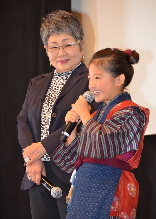 上戸彩、自身の母親に重ねた…映画『おしん』初日舞台あいさつフォトギャラリー（2枚目）