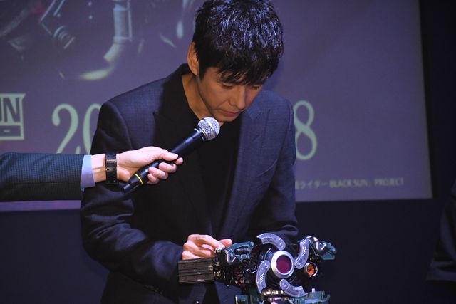 西島秀俊、変身！「NARIKIRI WORLD」オープニングセレモニー（7枚目）