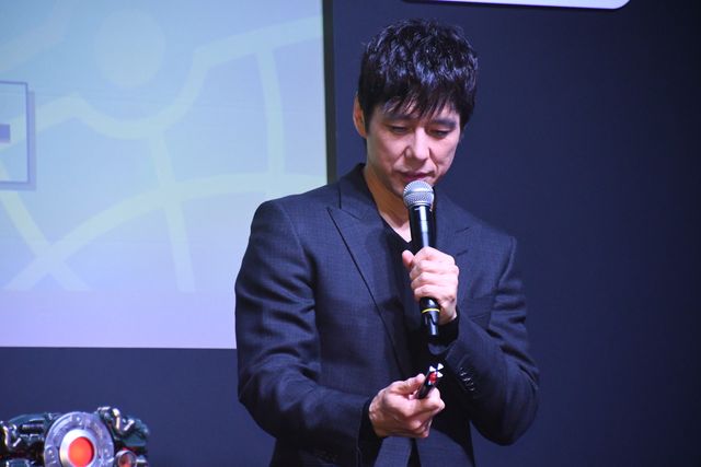 西島秀俊、変身！「NARIKIRI WORLD」オープニングセレモニー（12枚目）