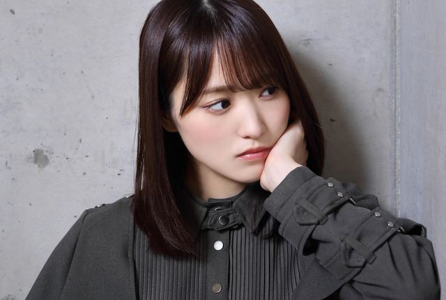 強い意志を感じるほほ笑み【菅井友香インタビューカット集】：フォトギャラリー