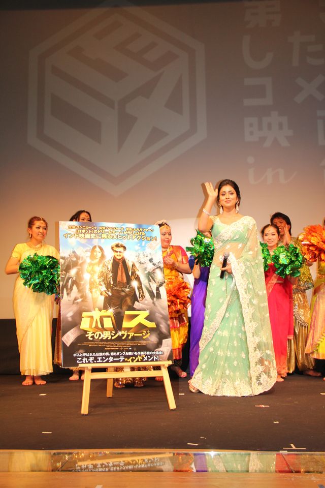 14年ぶり来日のインド主演美人女優を、1000人規模のマサラシステムが大歓迎！（3枚目）