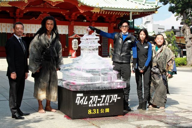 キャストが劇中衣装を披露！フォトギャラリー（3枚目）