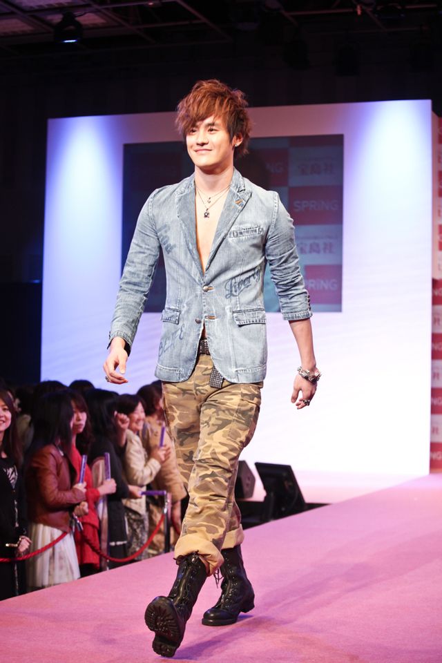 「SPRiNG コレクション2012」フォトギャラリー（2枚目）