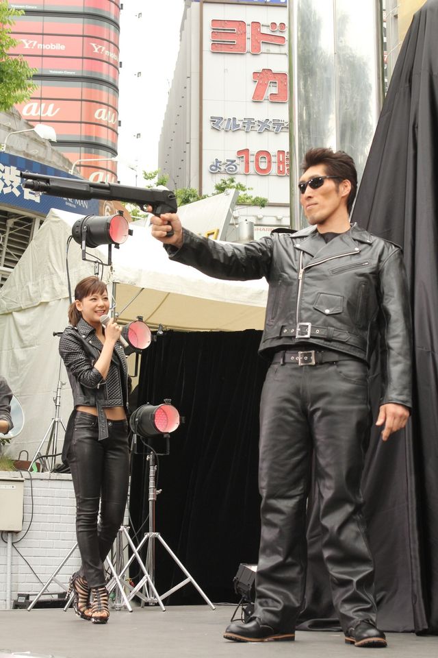 西内まりや、大胆へそ出し衣装を披露！フォトギャラリー（4枚目）