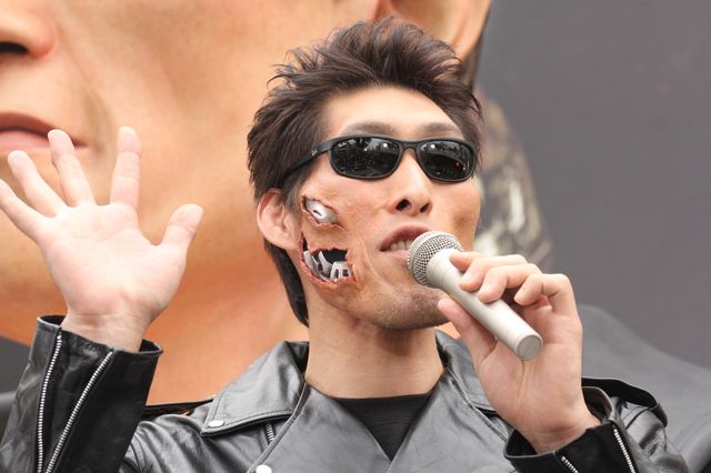 西内まりや、大胆へそ出し衣装を披露！フォトギャラリー（6枚目）