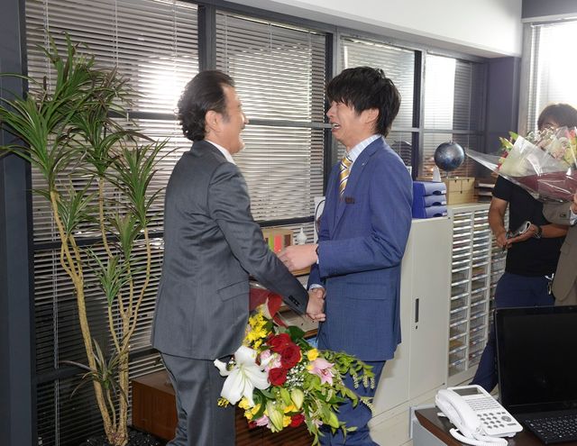 「おっさんずラブ」田中圭・吉田鋼太郎・林遣都クランクアップに感無量（2枚目）