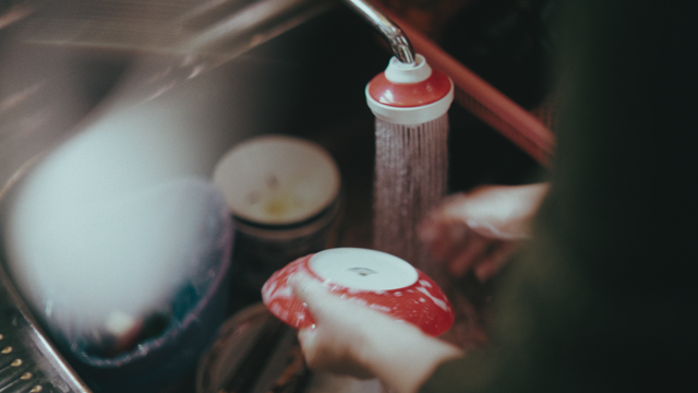 「阿修羅のごとく」彩る赤い小道具の数々（2枚目）