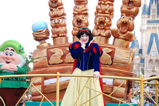 クリスマス一色の東京ディズニーリゾート！フォトギャラリー（7枚目）