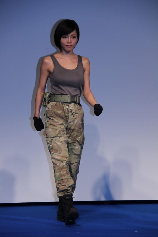 釈由美子、ノースタントで橋から飛び降り！会見フォトギャラリー：フォトギャラリー