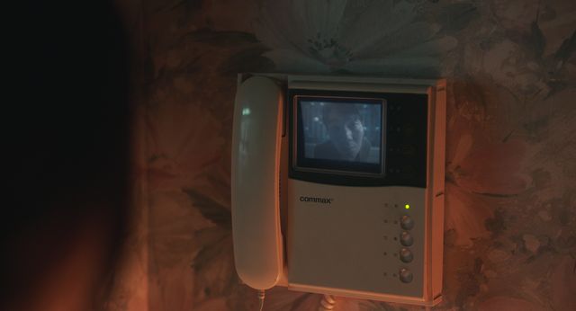 怖すぎ…『層間騒音』恐怖の団地に潜む、不穏なアイテム・人物写真（8枚目）