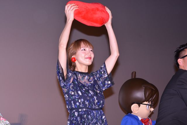 吉岡里帆＆宮川大輔『名探偵コナン　から紅の恋歌（ラブレター）』初日舞台あいさつに登壇（9枚目）