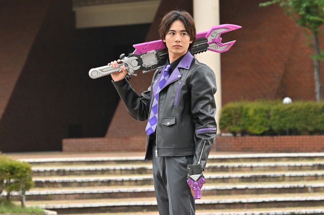 「仮面ライダーガッチャード」加治木に恋の予感…！第9話場面カット（4枚目）