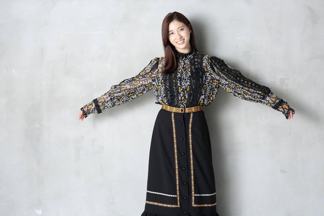 土屋太鳳、可憐で美しい！映画『鳩の撃退法』インタビューカット（2枚目）