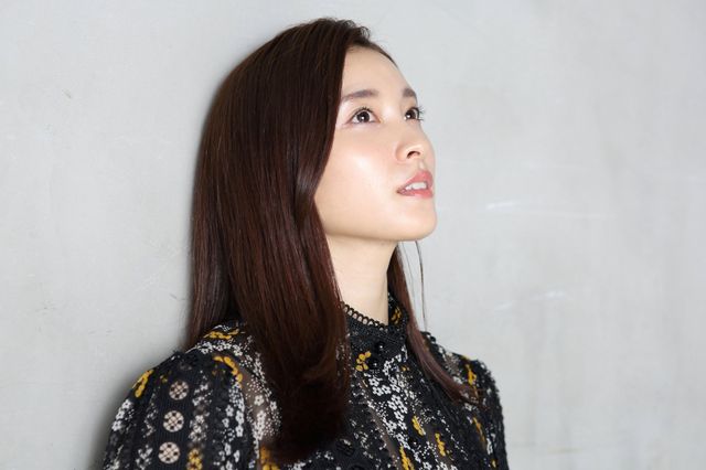 土屋太鳳、可憐で美しい！映画『鳩の撃退法』インタビューカット（4枚目）