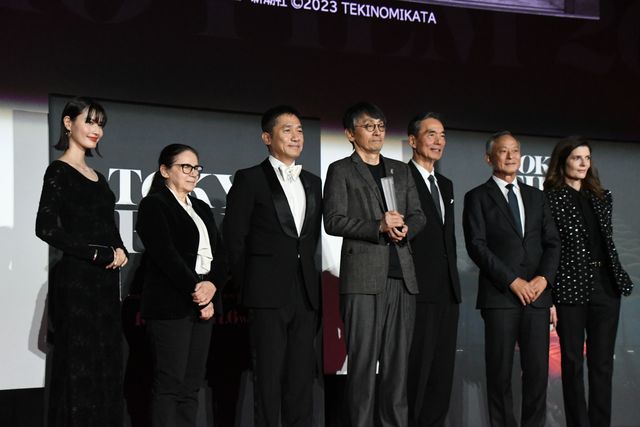 長塚京三x吉田大八監督『敵』が3冠！第37回東京国際映画祭クロージングセレモニー：フォトギャラリー