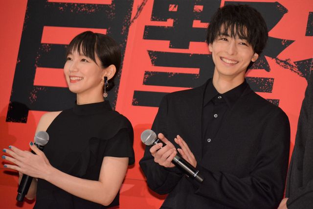 吉岡里帆『見えない目撃者』完成披露舞台あいさつ（3枚目）